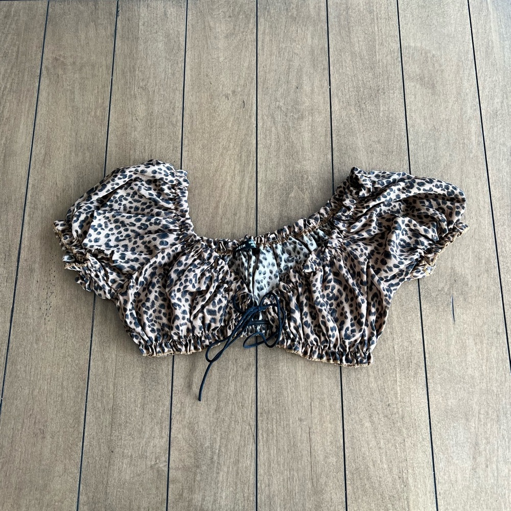 SHEIN Leopard Crop Top